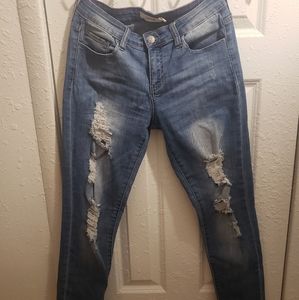 Ripped Jeans-Mid Rise